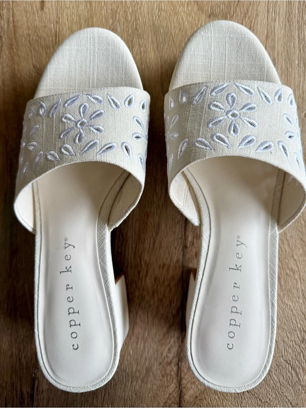 Copper Key Cream Embroidered Platform Sandals Women’s 10